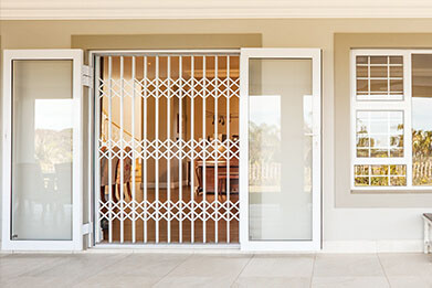 https://trellisdoors.co.tz/wp-content/uploads/2023/09/RETRACTABLE-SECURITY.jpg